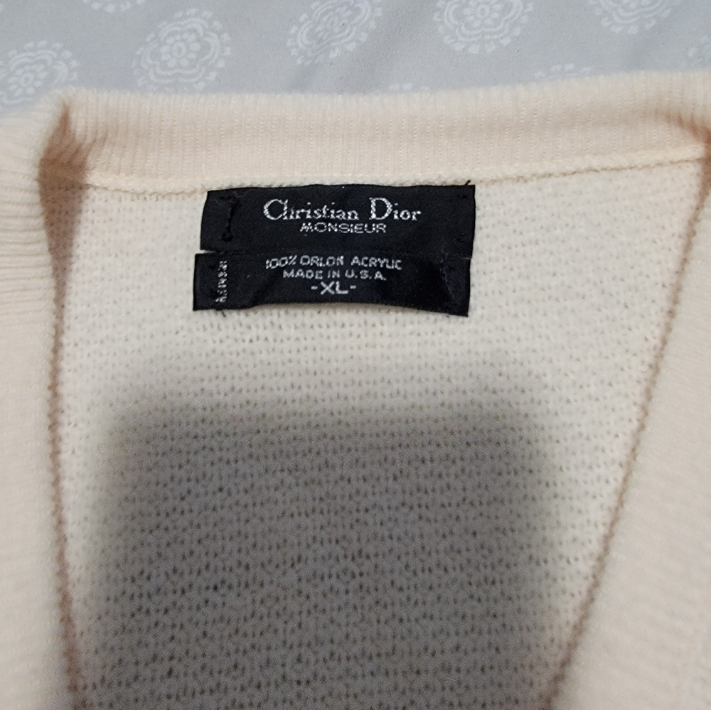 Sweater - Picture 4 of 5